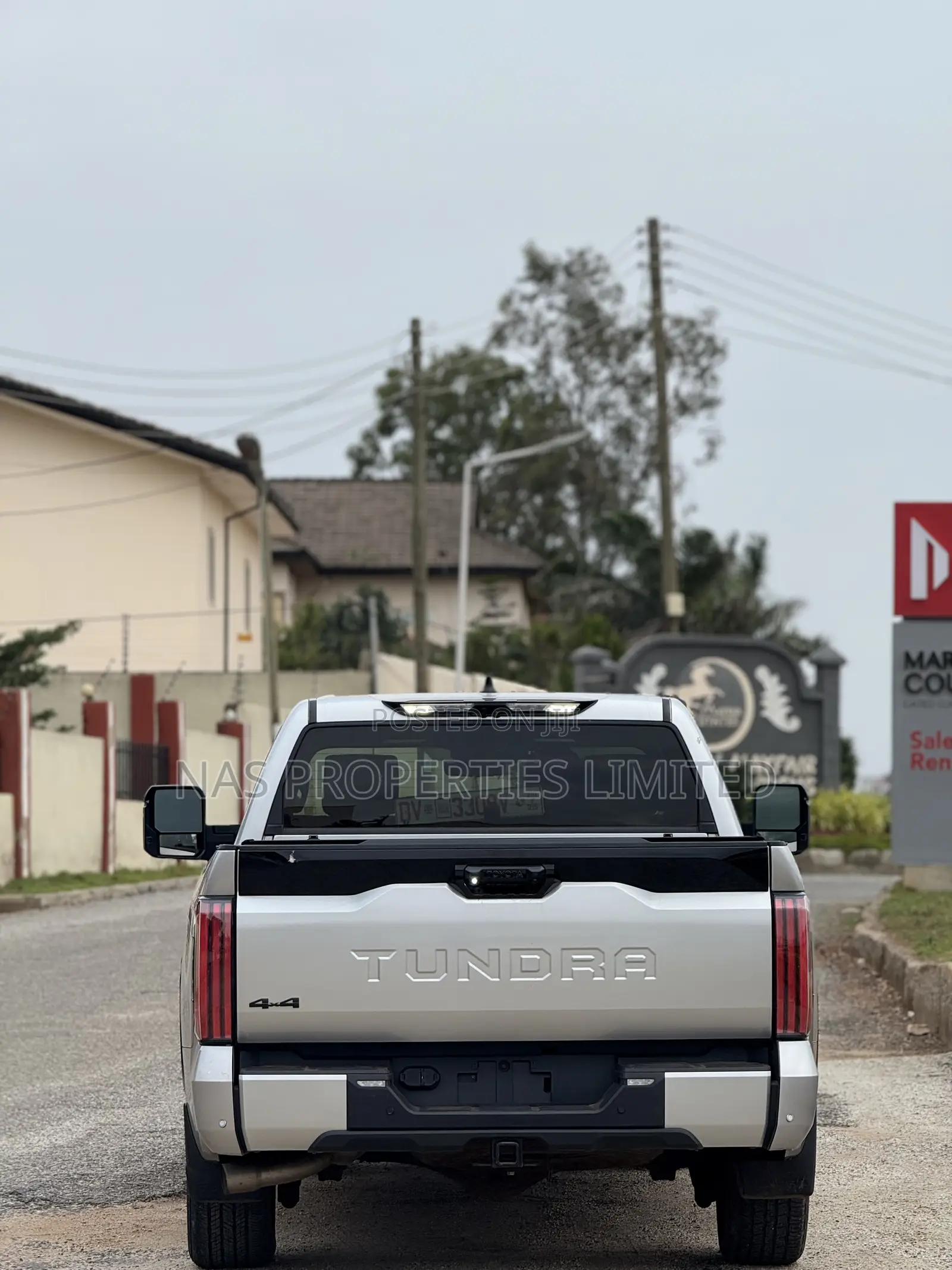 Toyota Tundra Hybrid 2023 Silver