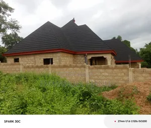 A Good Carpenter in Ghana Call Me or Whatsapp