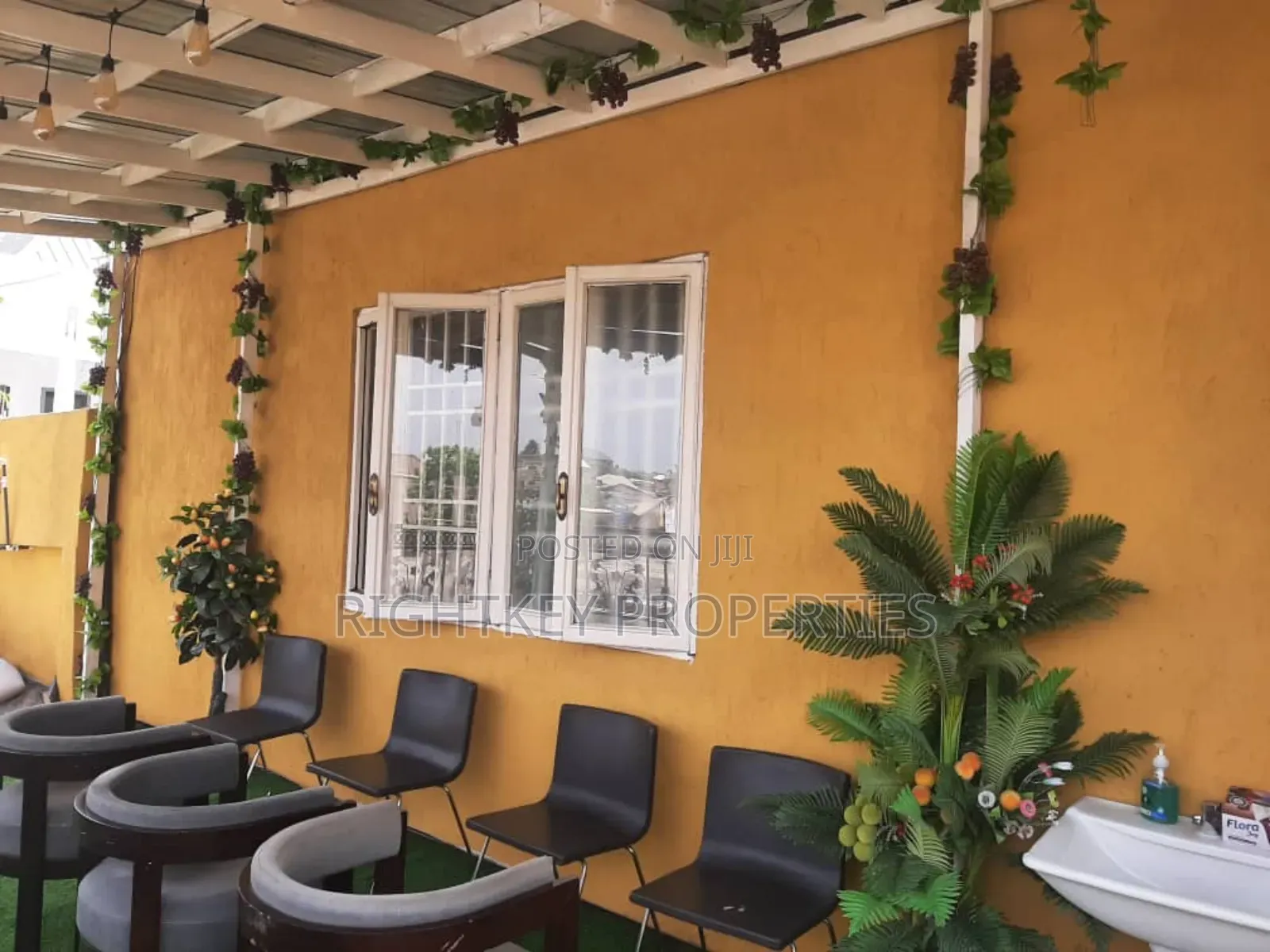 Furnished 7bdrm Duplex in Kenyasi, Kumasi Metropolitan for sale