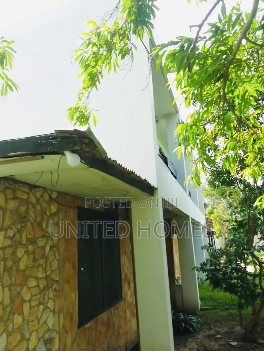 5bdrm House in Tema Metropolitan for rent