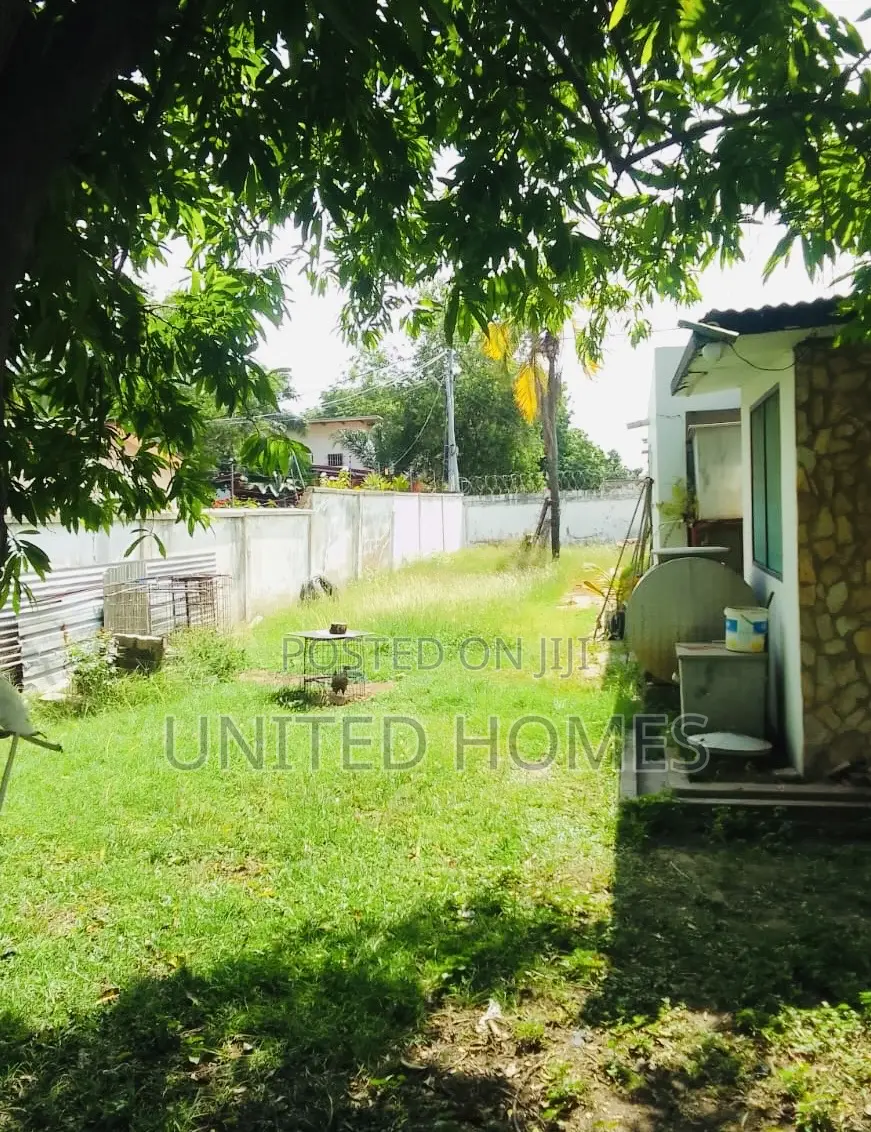 5bdrm House in Tema Metropolitan for rent