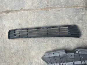 Camry 2012 Le Bumper Grille