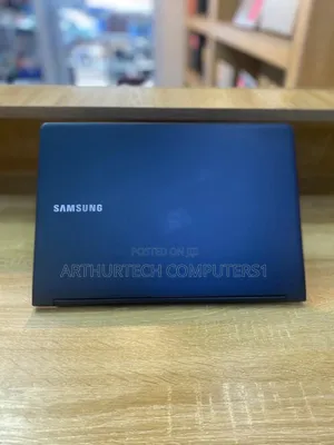 Laptop Samsung NP900X3C 4GB Intel Core I5 SSD 256GB