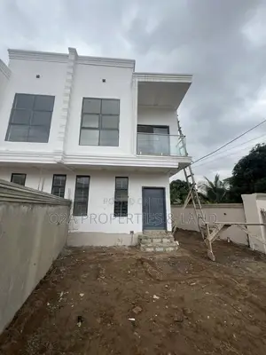 2bdrm House in Ashaley Botwe, Lake Side Estate for sale