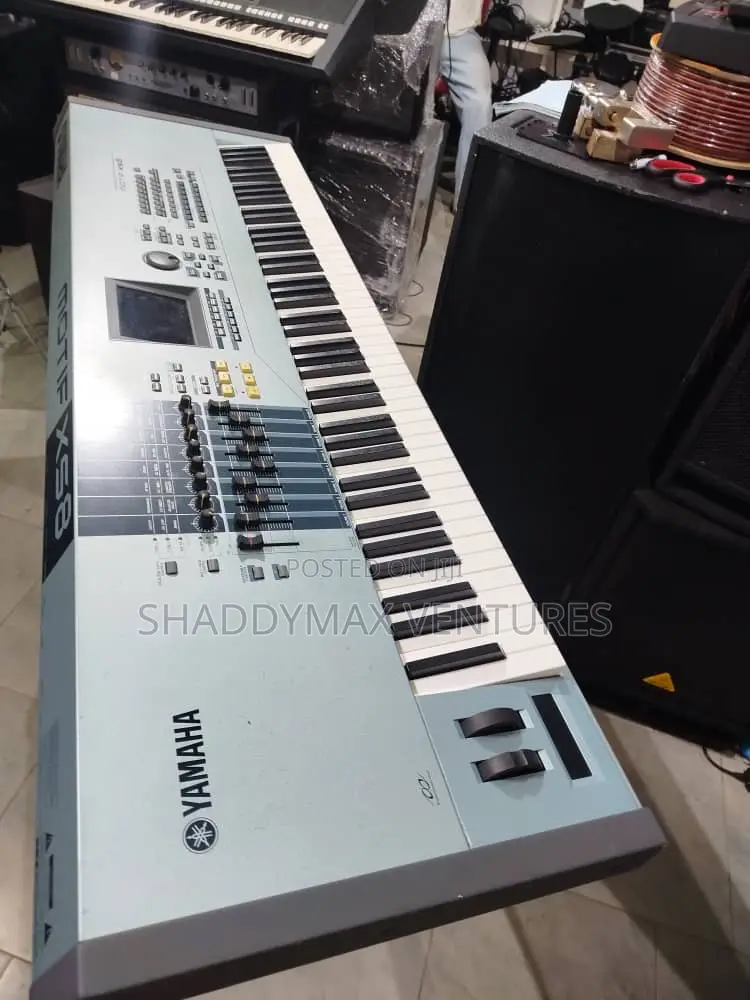 Yamaha Motif Xs8 Synthesizer Workstation Keyboard