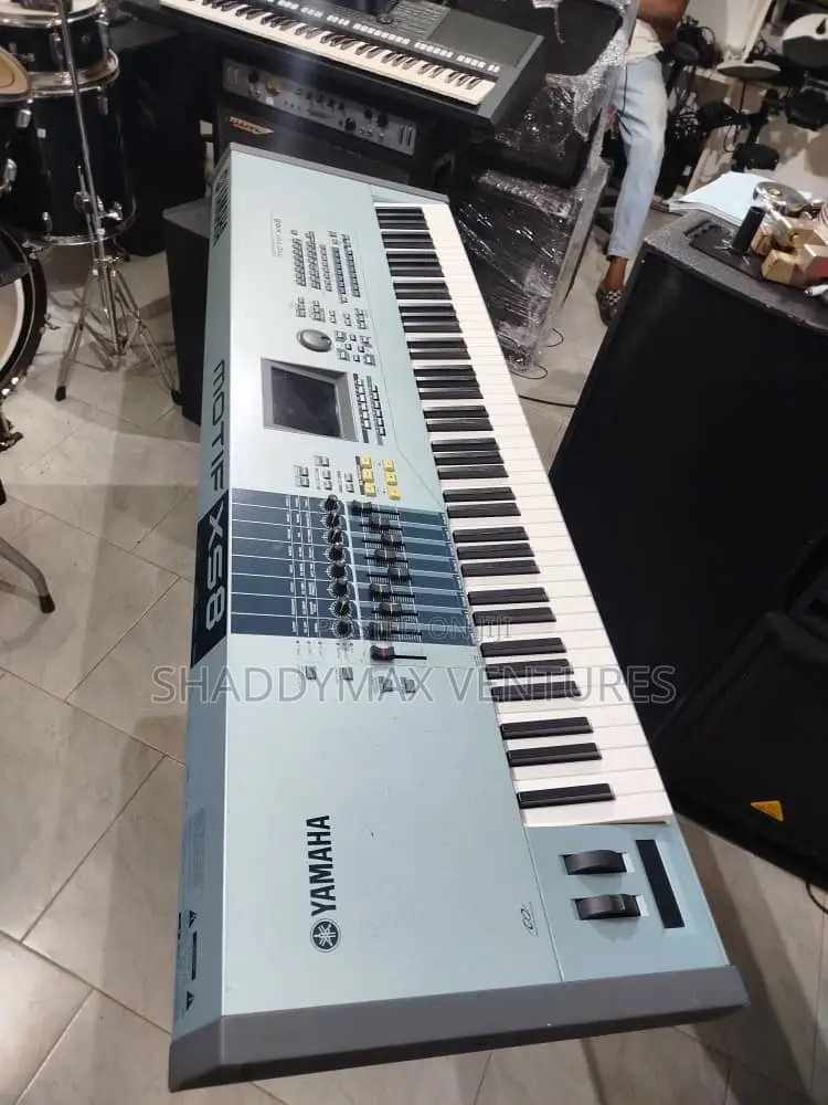 Yamaha Motif Xs8 Synthesizer Workstation Keyboard