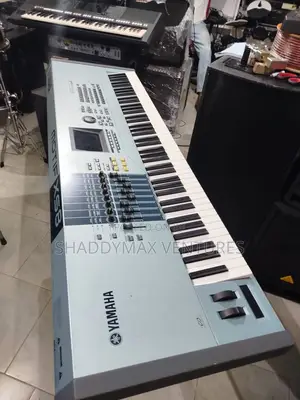 Yamaha Motif Xs8 Synthesizer Workstation Keyboard