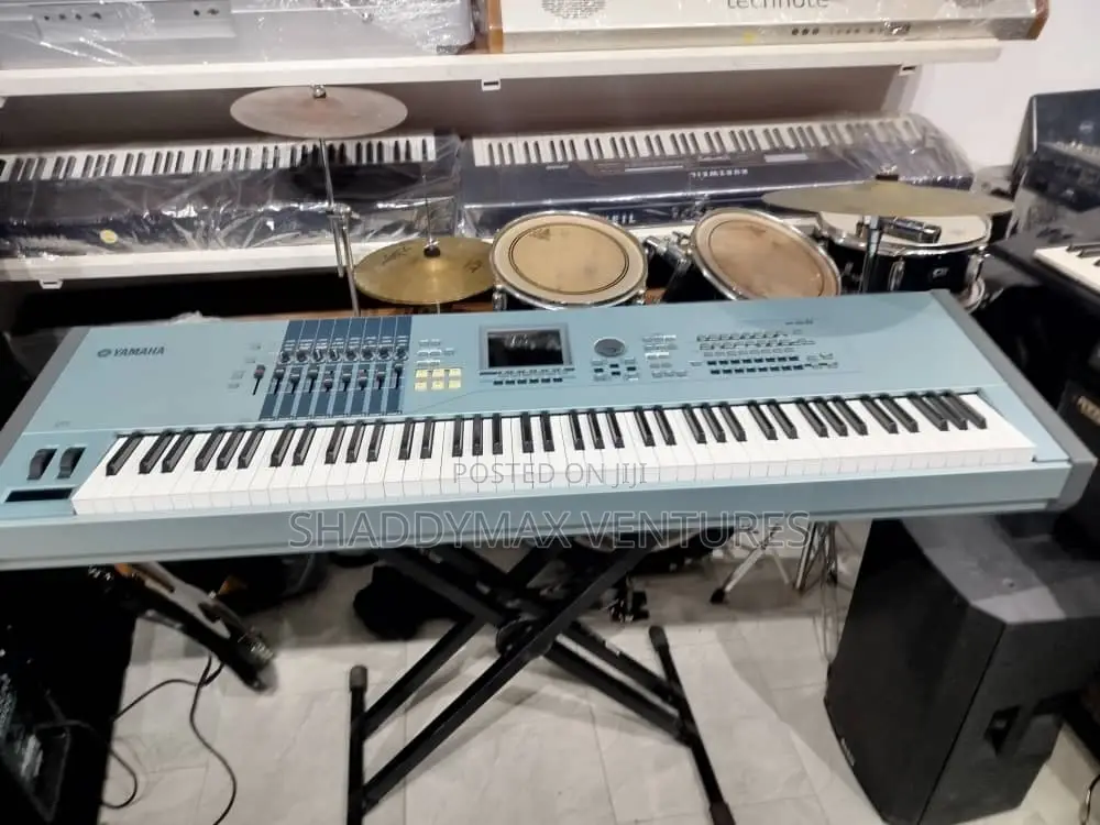 Yamaha Motif Xs8 Synthesizer Workstation Keyboard