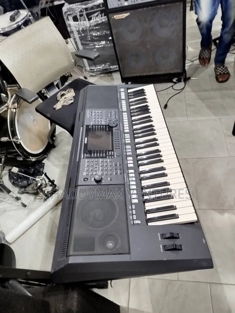 Yamaha PSR S750 Keyboard
