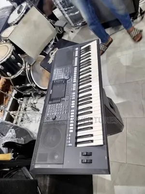 Yamaha PSR S750 Keyboard