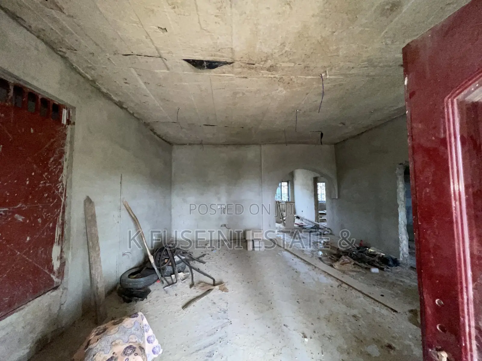 8bdrm House in K Fuseini Estate, Kumasi Metropolitan for sale