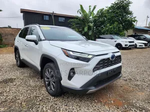 Toyota RAV4 Limited AWD 2023 White