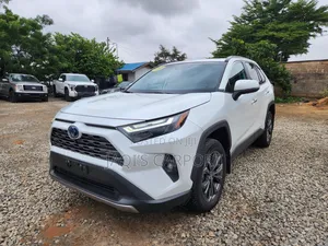Toyota RAV4 Limited AWD 2023 White