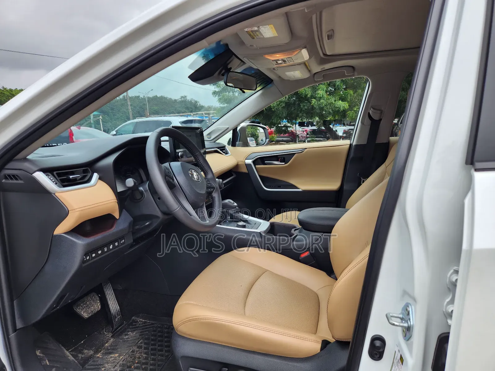 Toyota RAV4 Limited AWD 2023 White