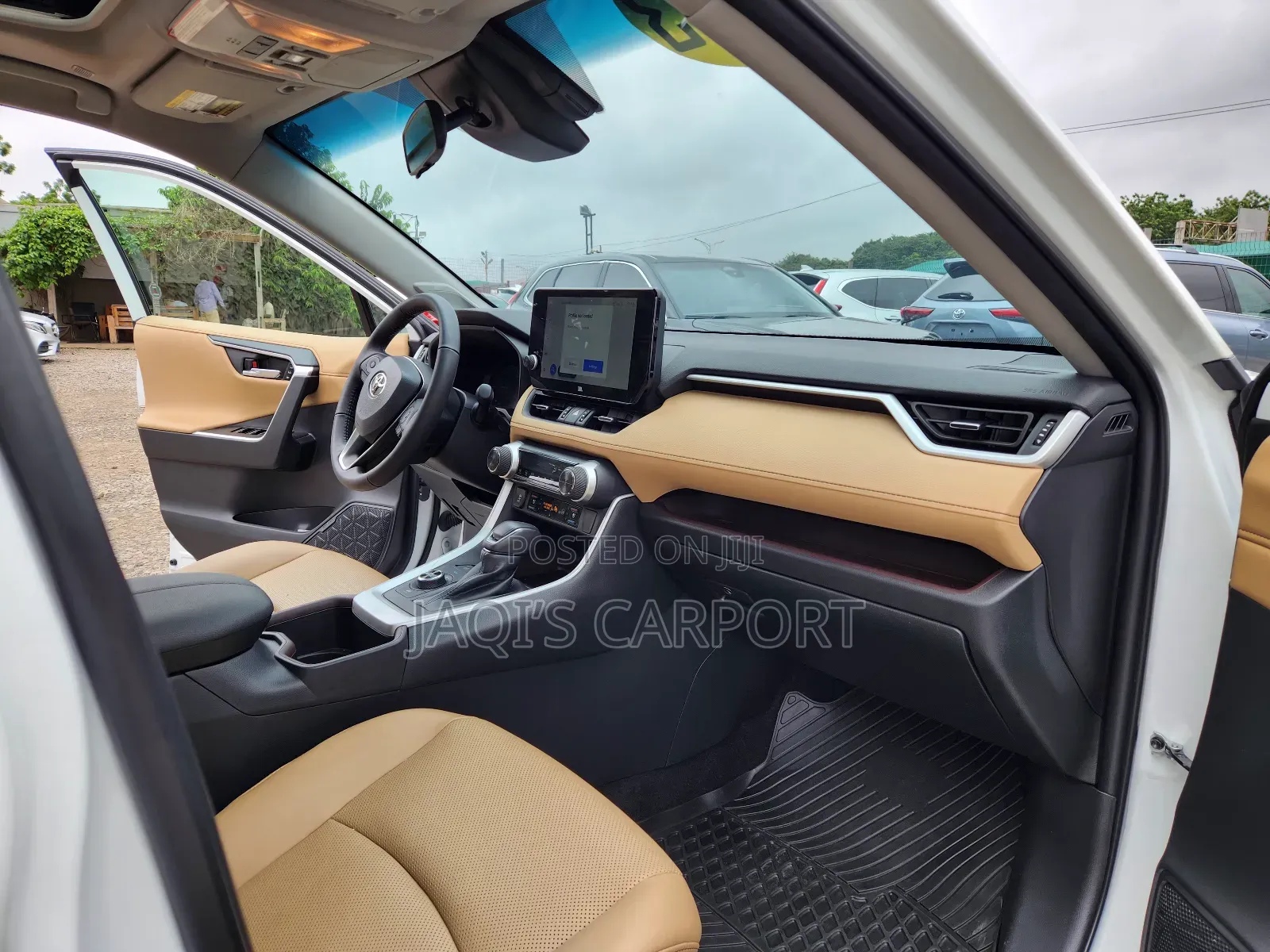 Toyota RAV4 Limited AWD 2023 White
