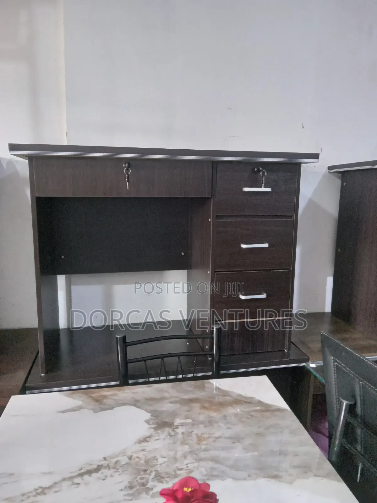 Hairpot Office Table