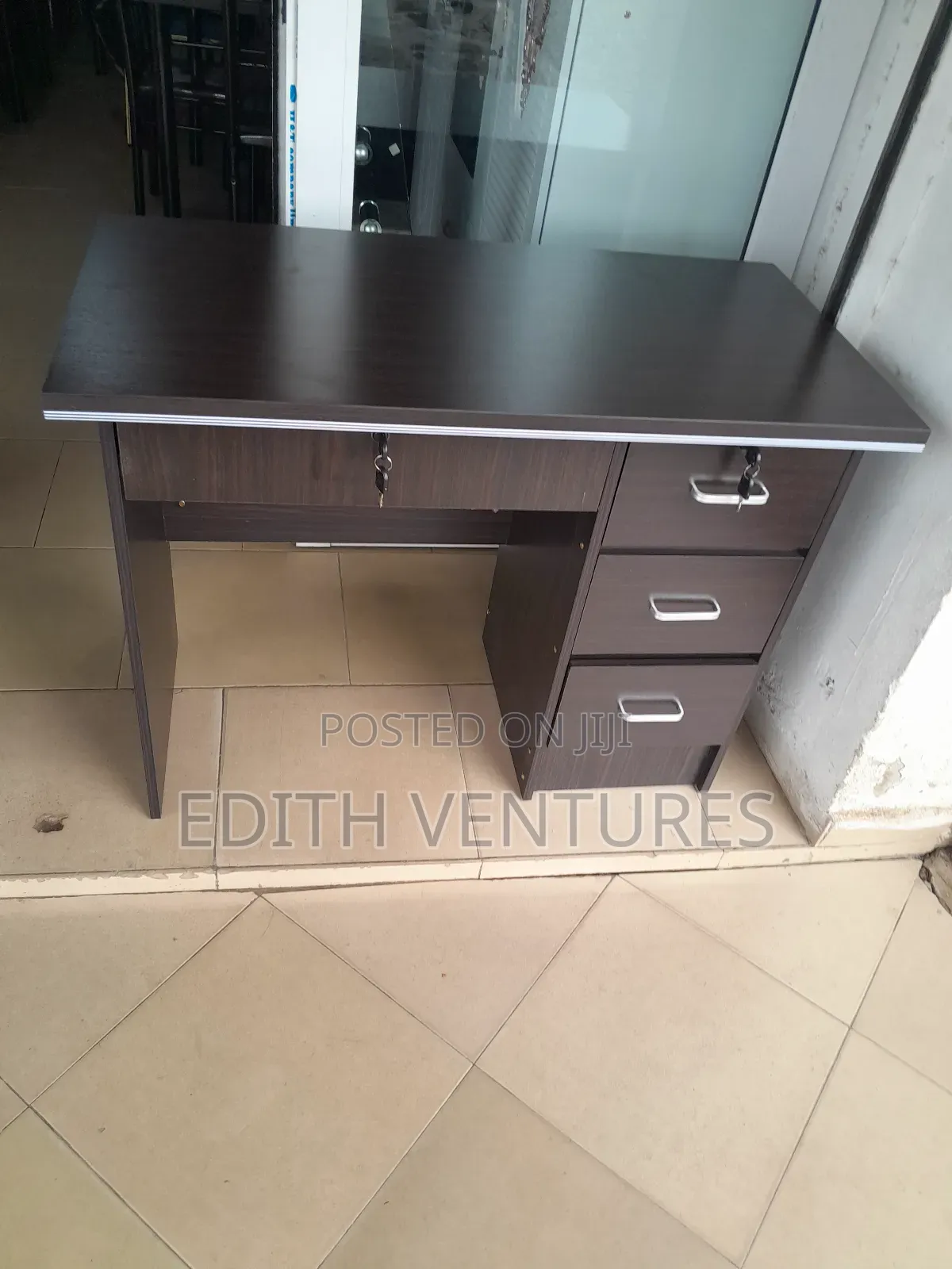 Charge Office Table