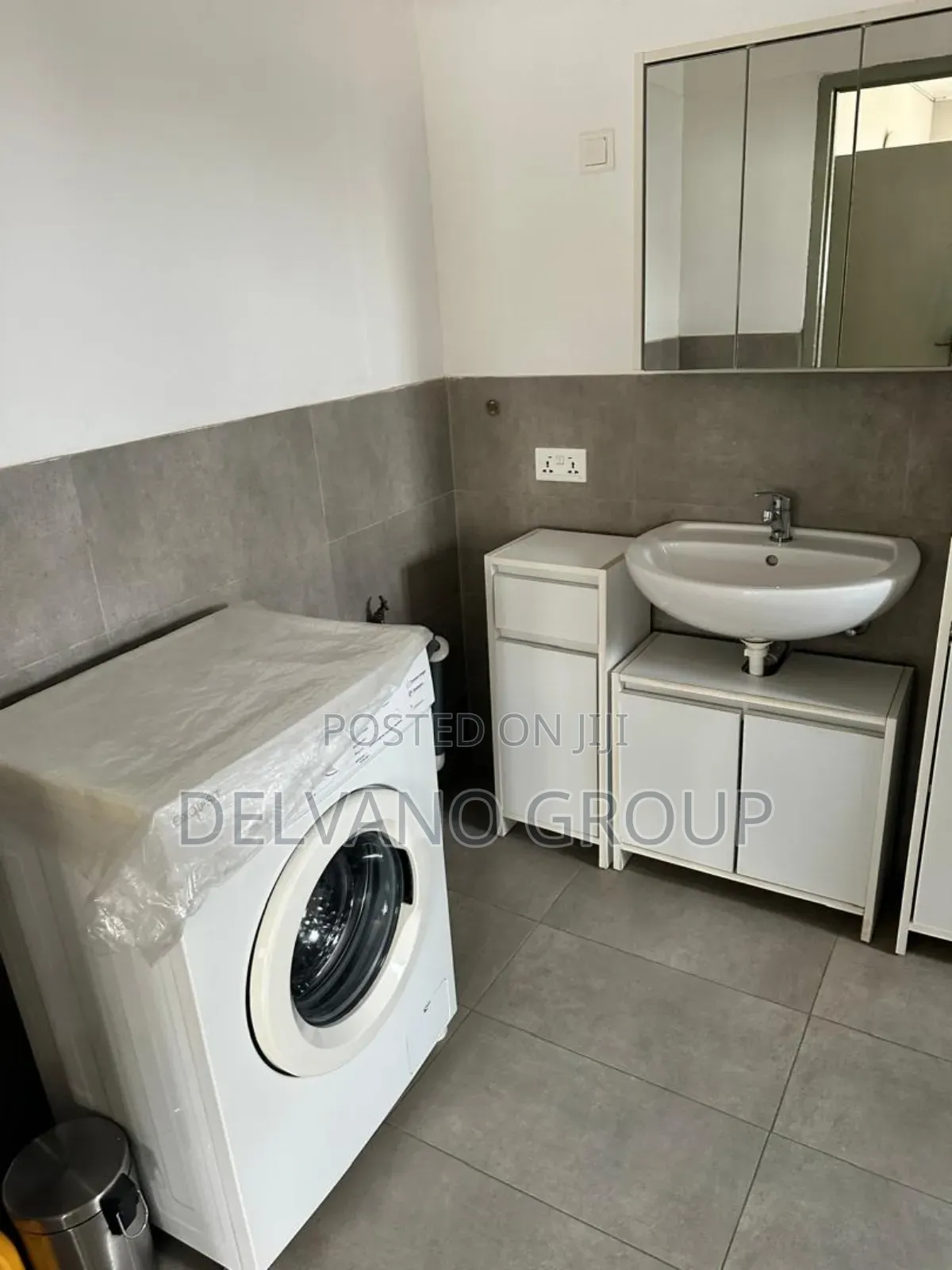 Furnished 4bdrm Townhouse / Terrace in Adenta for rent