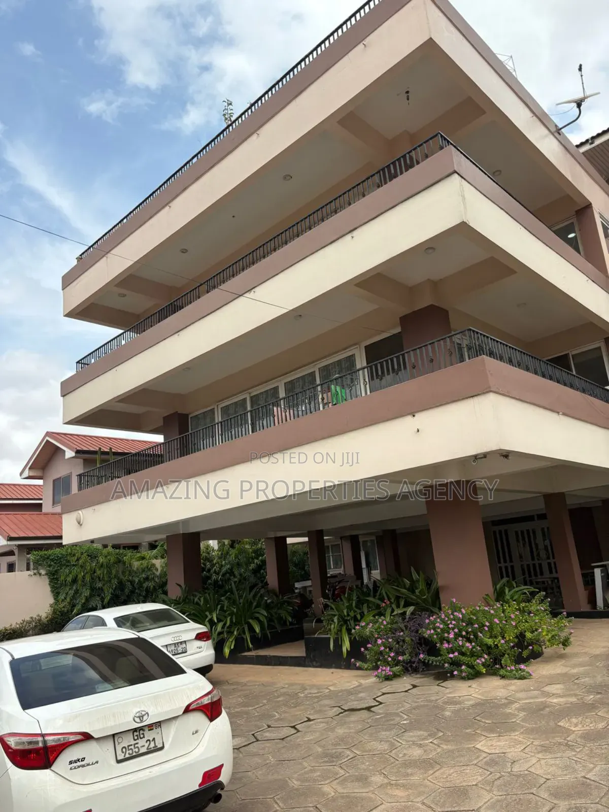 3bdrm House in Dzorwulu for sale