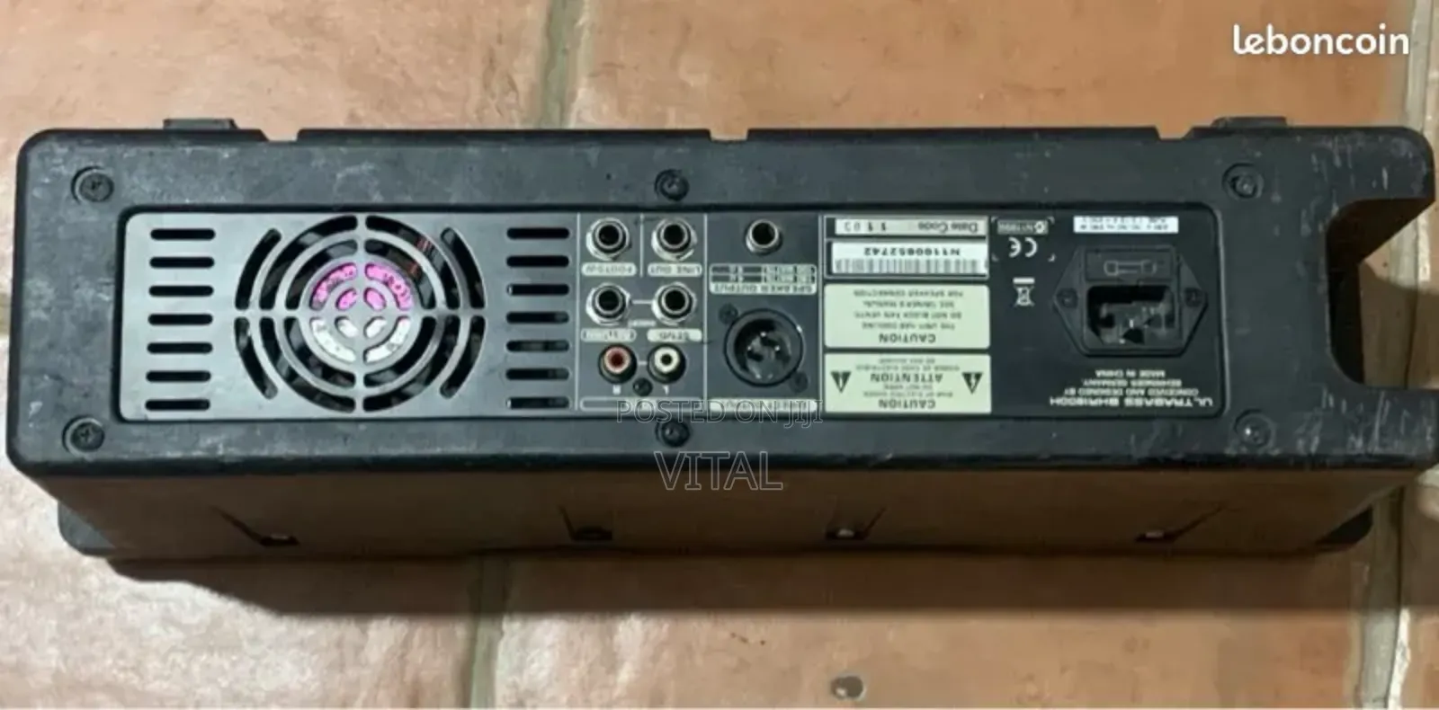 Bass Combo Amplifier Behringer Ultrabass Bxr1800h