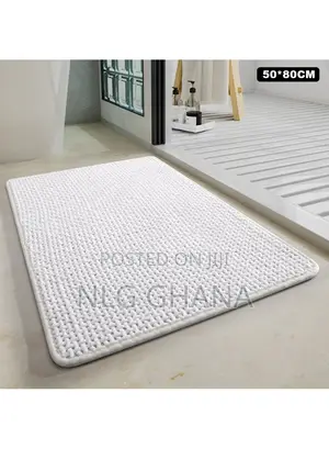 Chenille Bath Mat Water Absorbent Non Slip. Tvx28395
