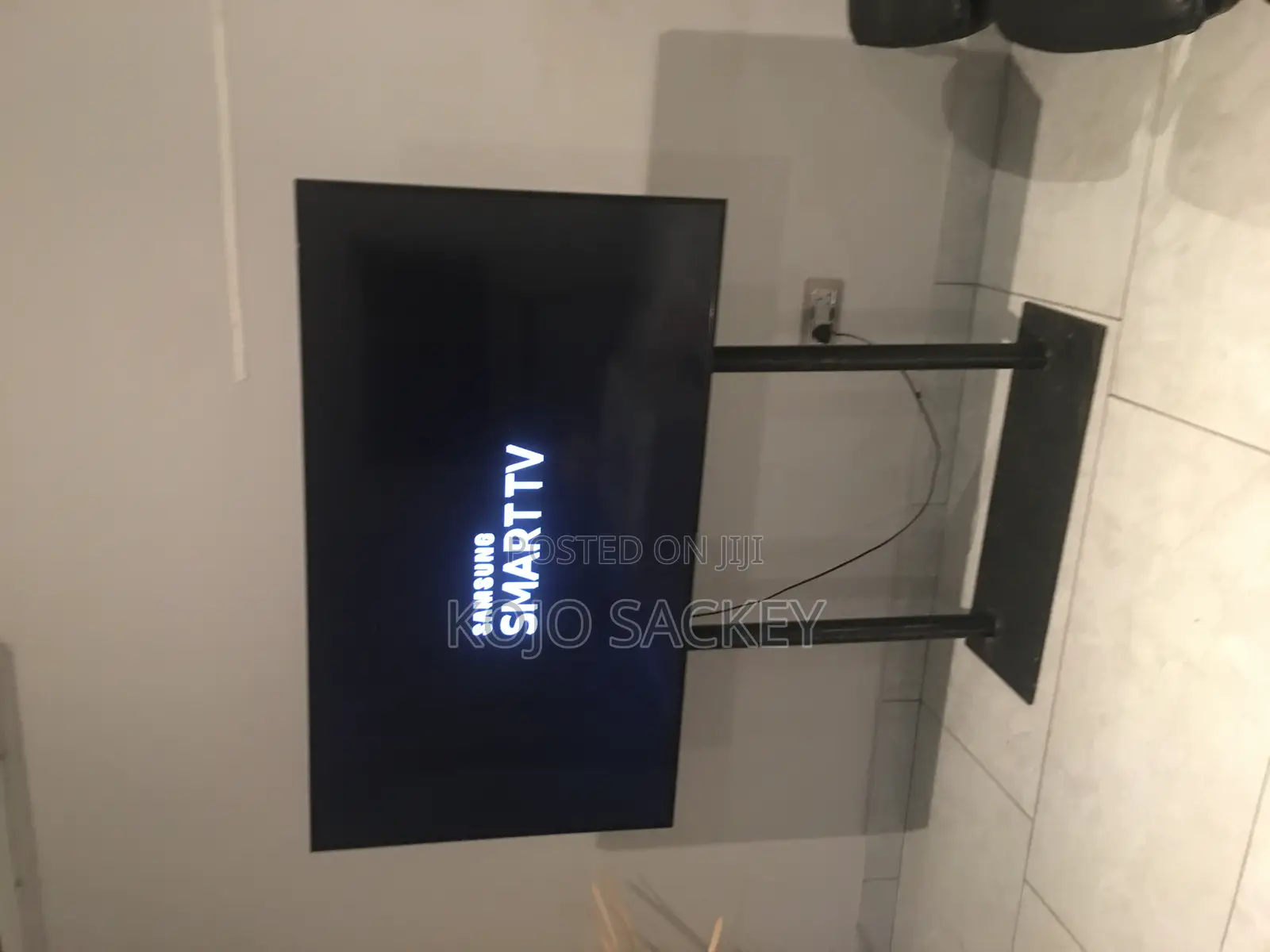Tv Screen and Tv Stand Available for Rent