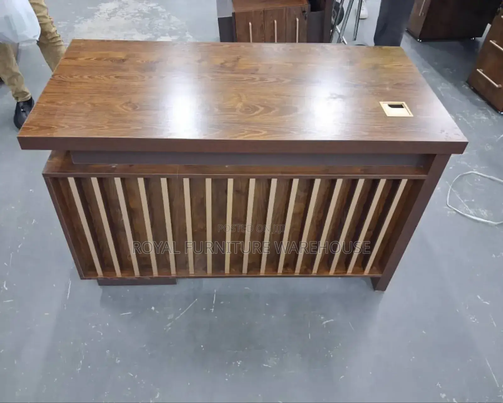 High Quality Foreign Desk Table for Office