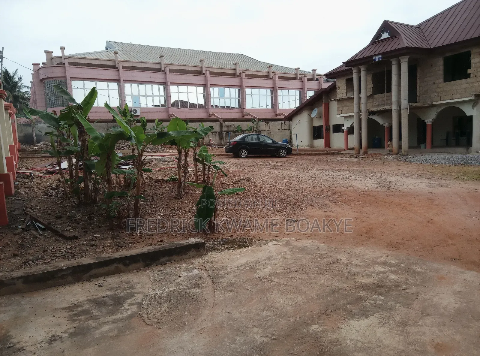 8bdrm House in Brother K Estate, Kumasi Metropolitan for sale