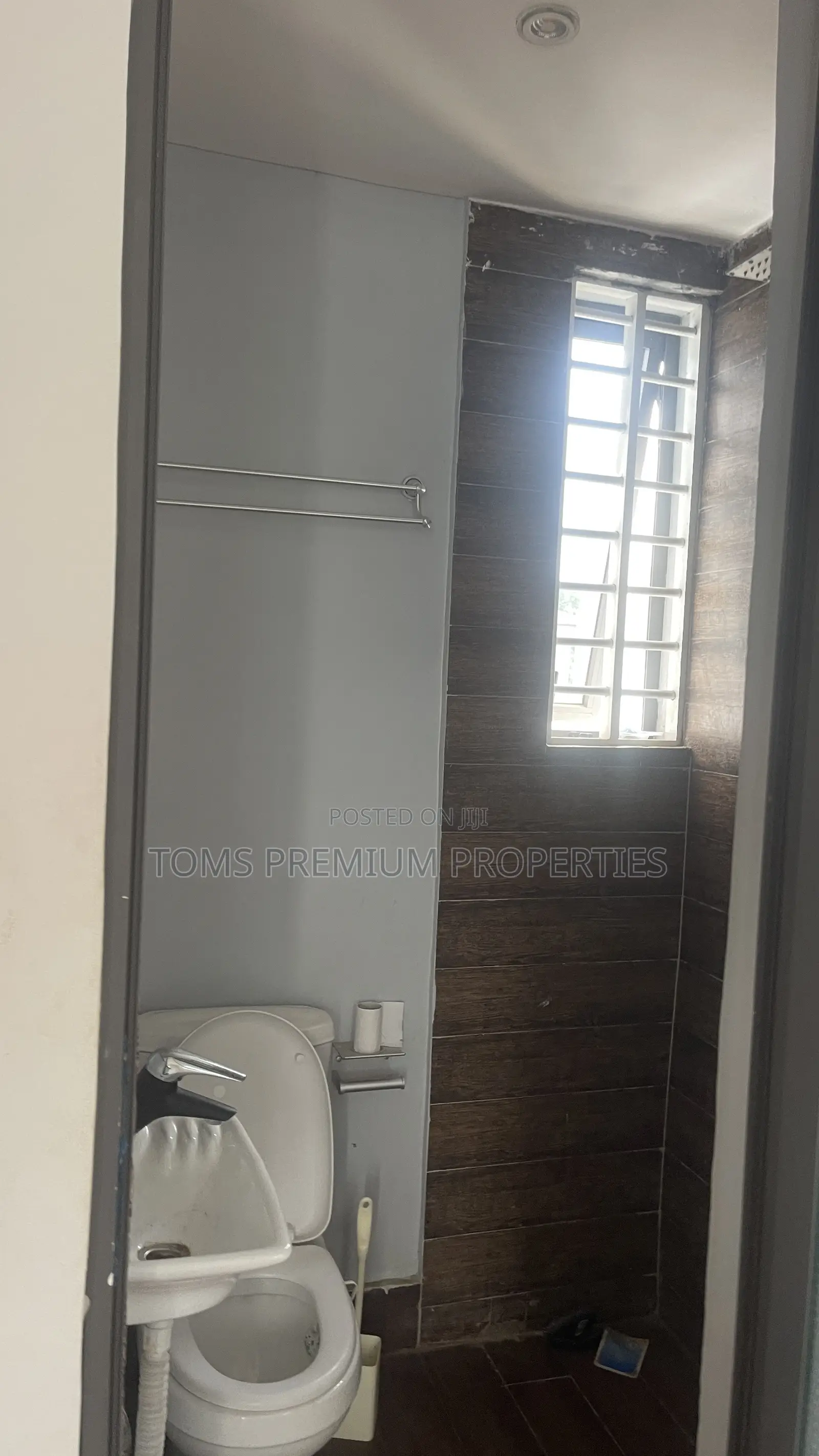 2bdrm Duplex in School Junction, Ashaley Botwe for rent