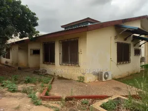 6bdrm House in Atasomaso, Kumasi Metropolitan for sale