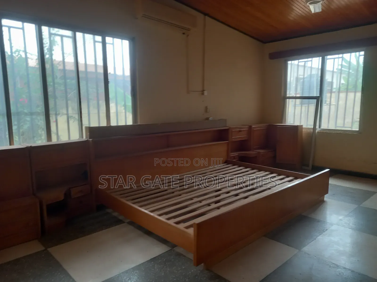 6bdrm House in Atasomaso, Kumasi Metropolitan for sale