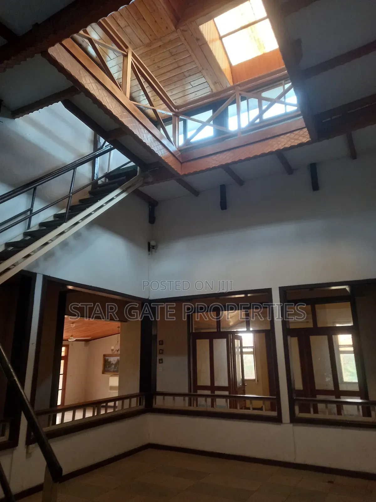 6bdrm House in Atasomaso, Kumasi Metropolitan for sale