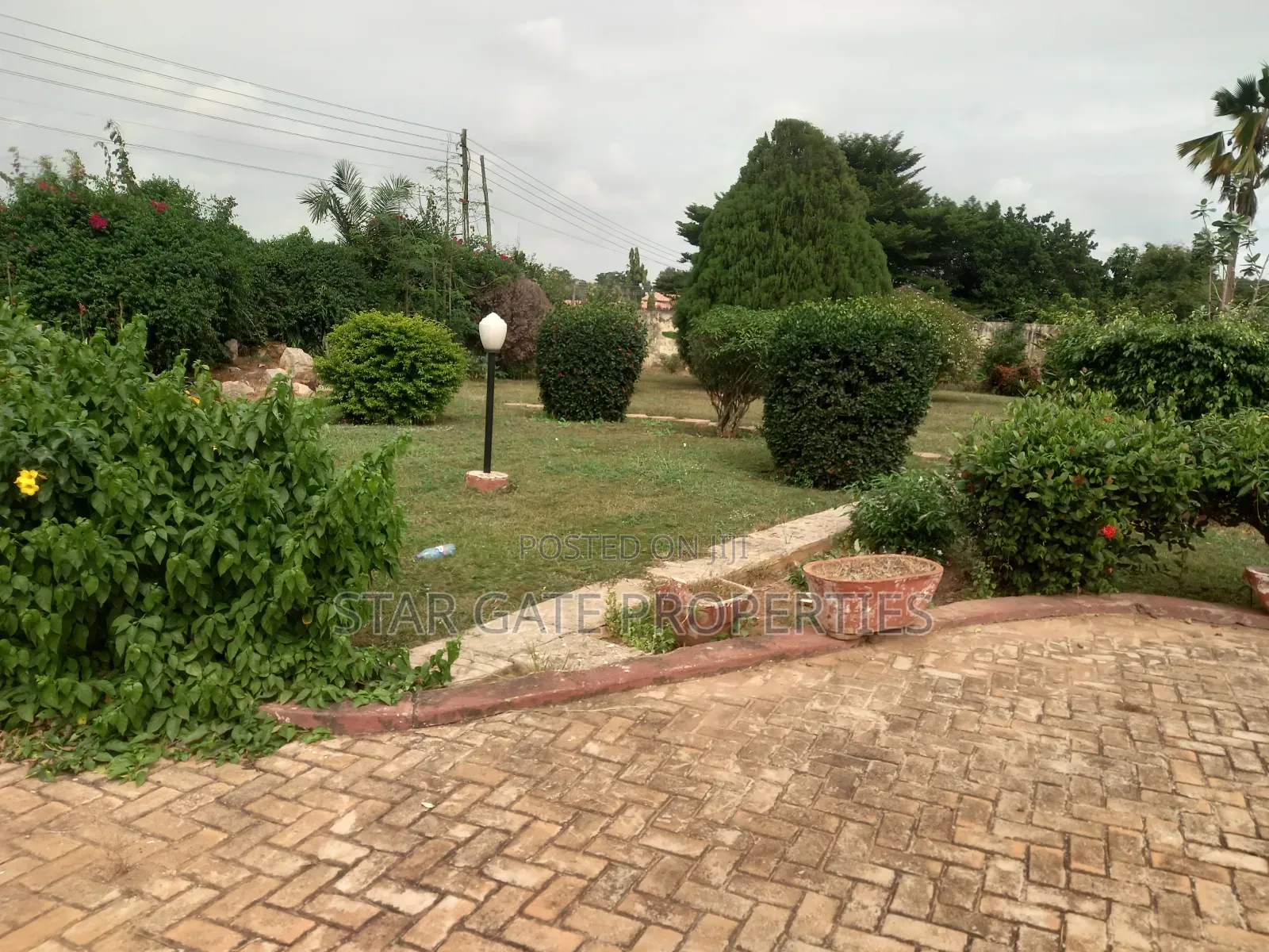 6bdrm House in Atasomaso, Kumasi Metropolitan for sale