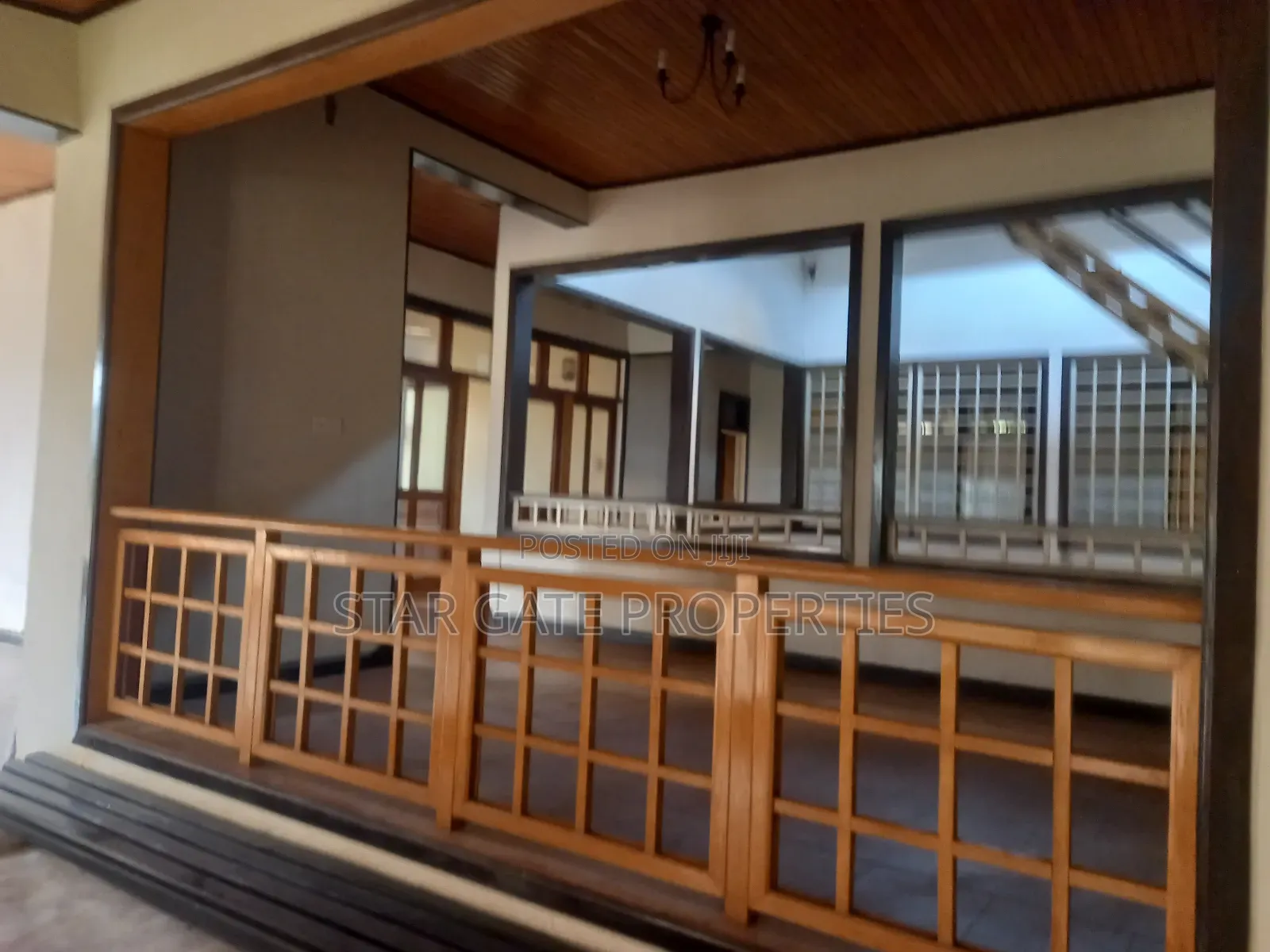 6bdrm House in Atasomaso, Kumasi Metropolitan for sale