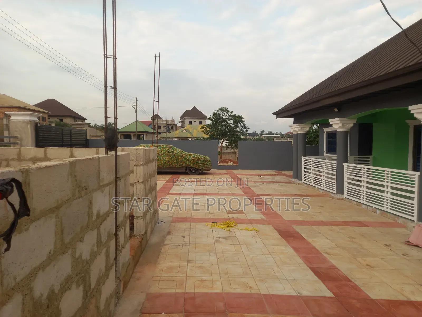 10bdrm House in Apromoase, Kumasi Metropolitan for sale