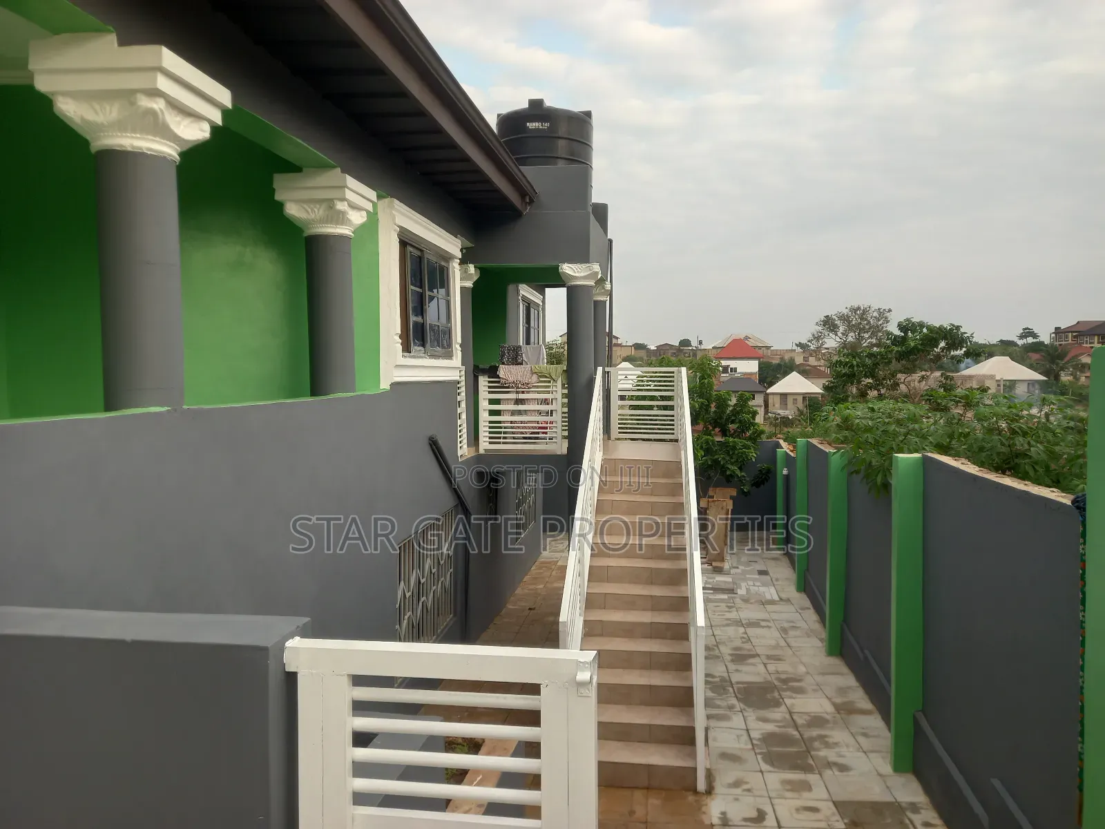 10bdrm House in Apromoase, Kumasi Metropolitan for sale