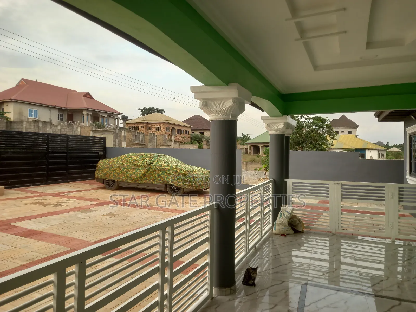 10bdrm House in Apromoase, Kumasi Metropolitan for sale
