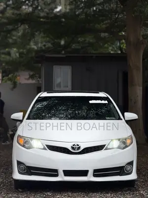 Toyota Camry SE 4dr Sedan (2.5L 4cyl 6A) 2014 White