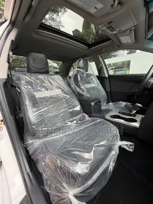 Toyota Camry SE 4dr Sedan (2.5L 4cyl 6A) 2014 White
