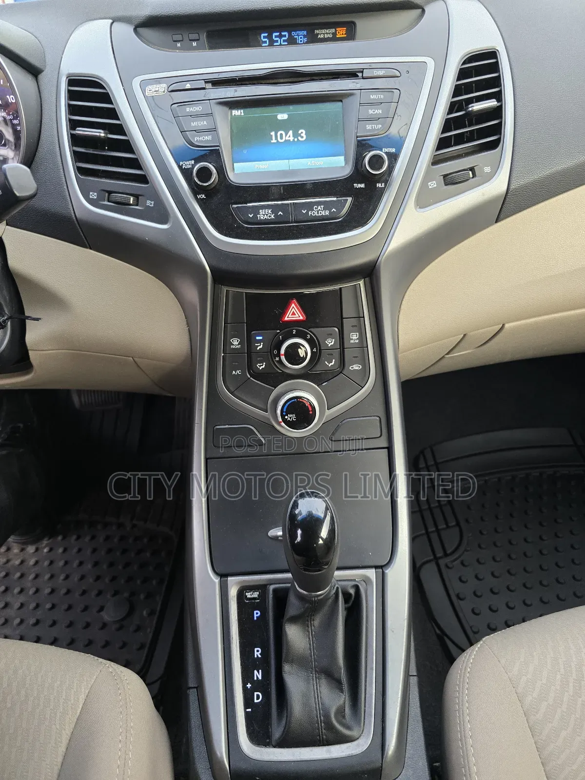Hyundai Elantra SE 4dr Sedan (1.8L 4cyl 6A) 2015 Burgundy
