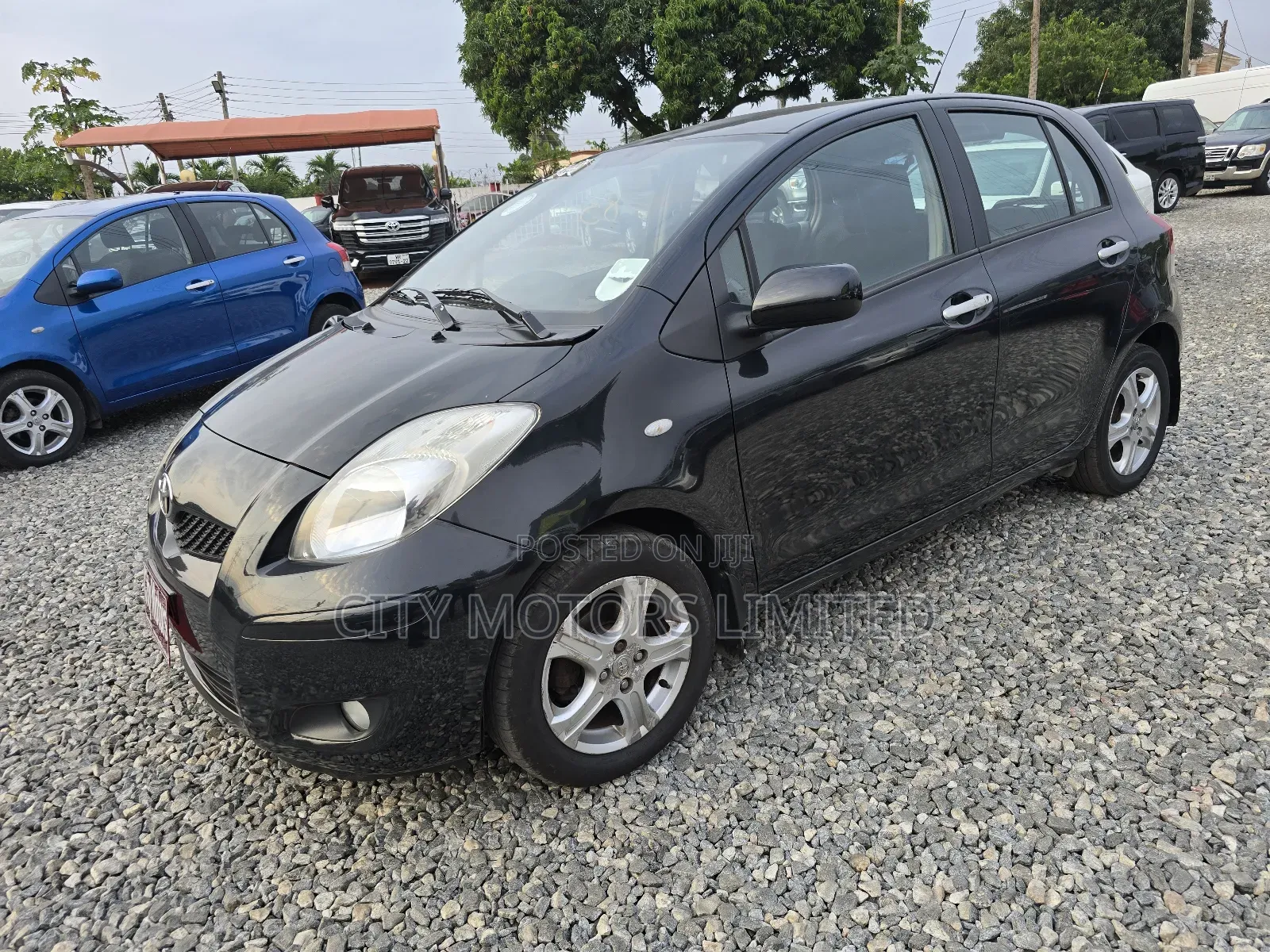 Toyota Yaris LE Hatchback 5dr 2013 Black