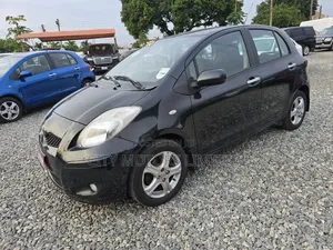 Toyota Yaris LE Hatchback 5dr 2013 Black