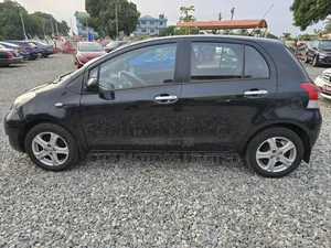 Toyota Yaris LE Hatchback 5dr 2013 Black