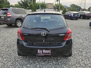 Toyota Yaris LE Hatchback 5dr 2013 Black