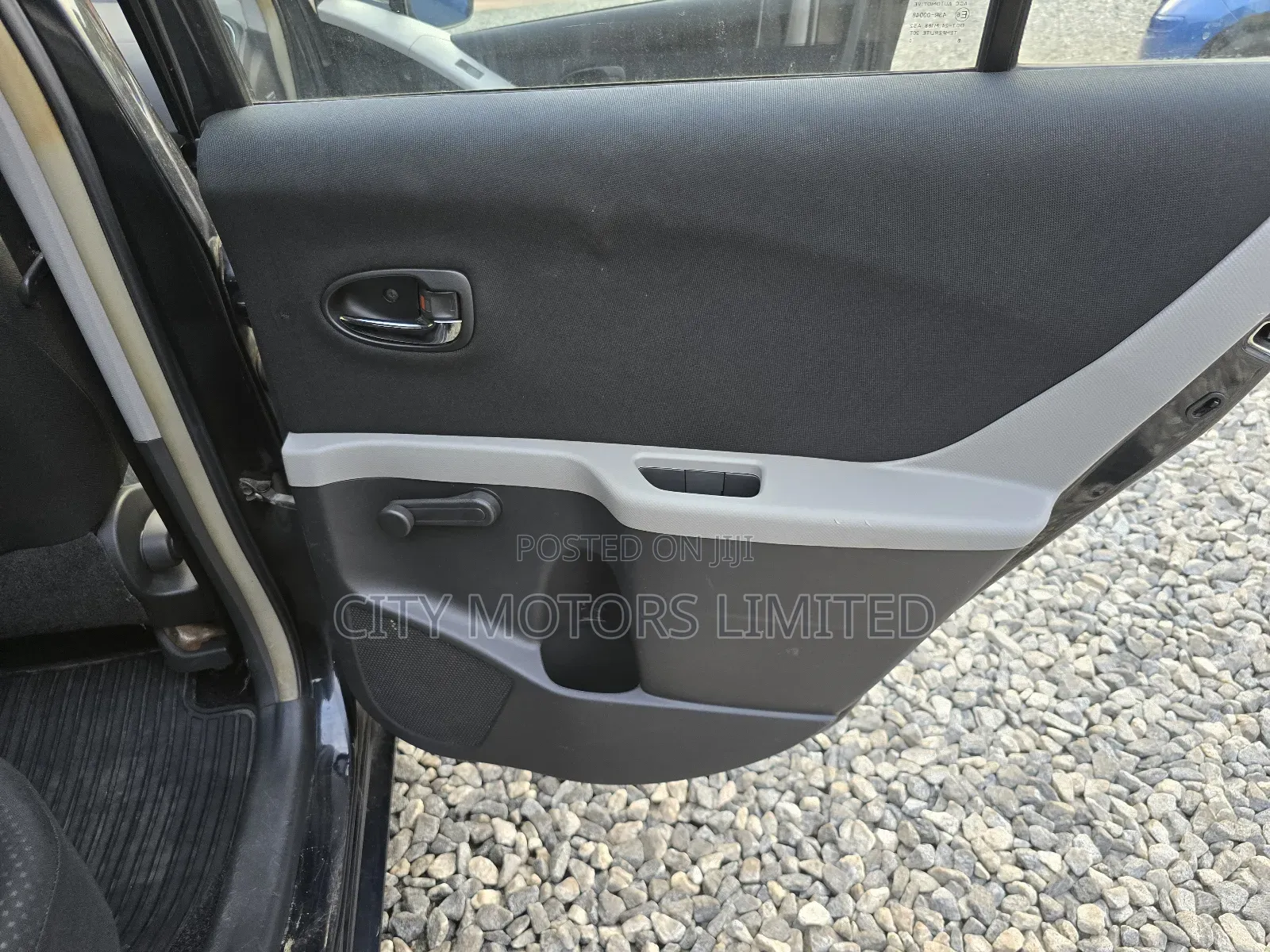 Toyota Yaris LE Hatchback 5dr 2013 Black