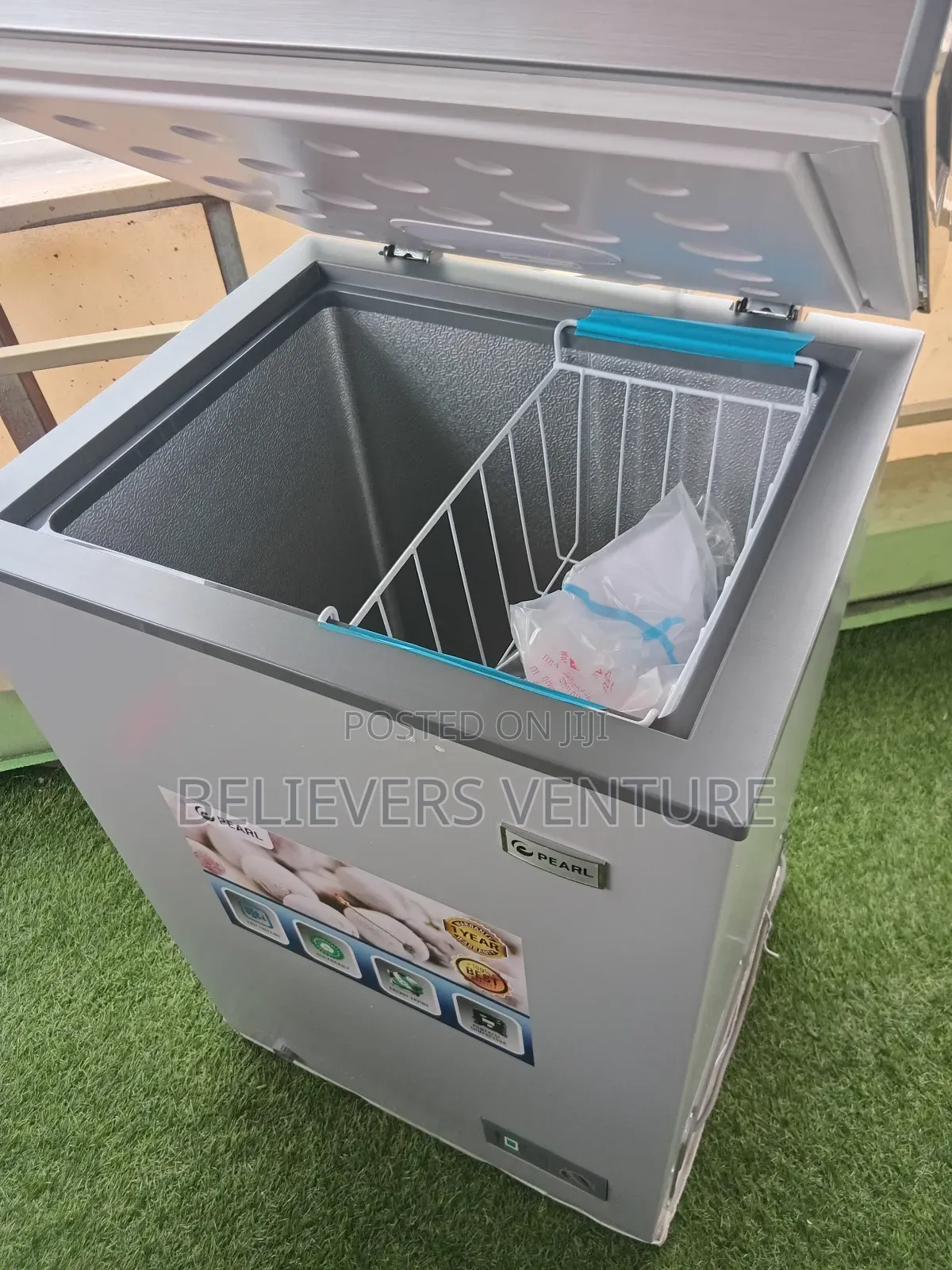 Simple and Exciting Harness Pearl Fridge Freezer 98l Freezer