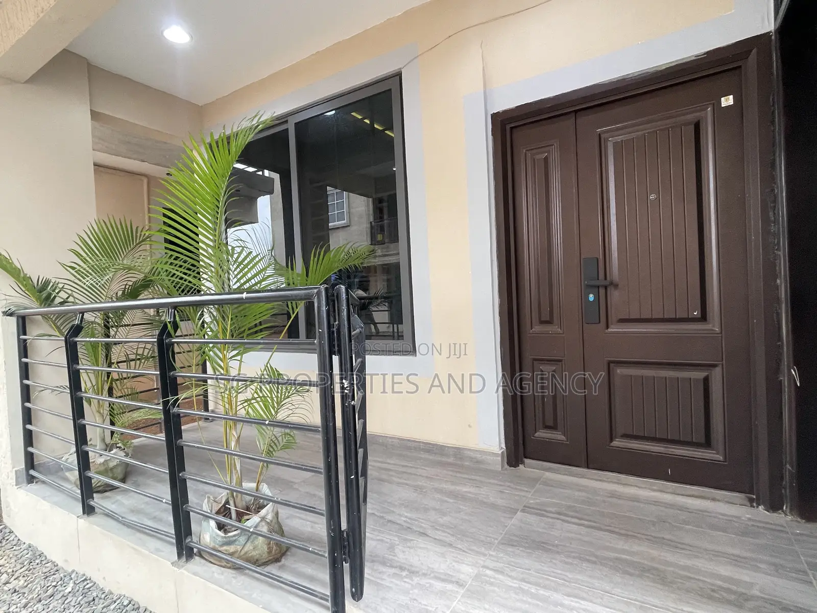2bdrm Apartment in Borteyman, Baatsona Total for rent
