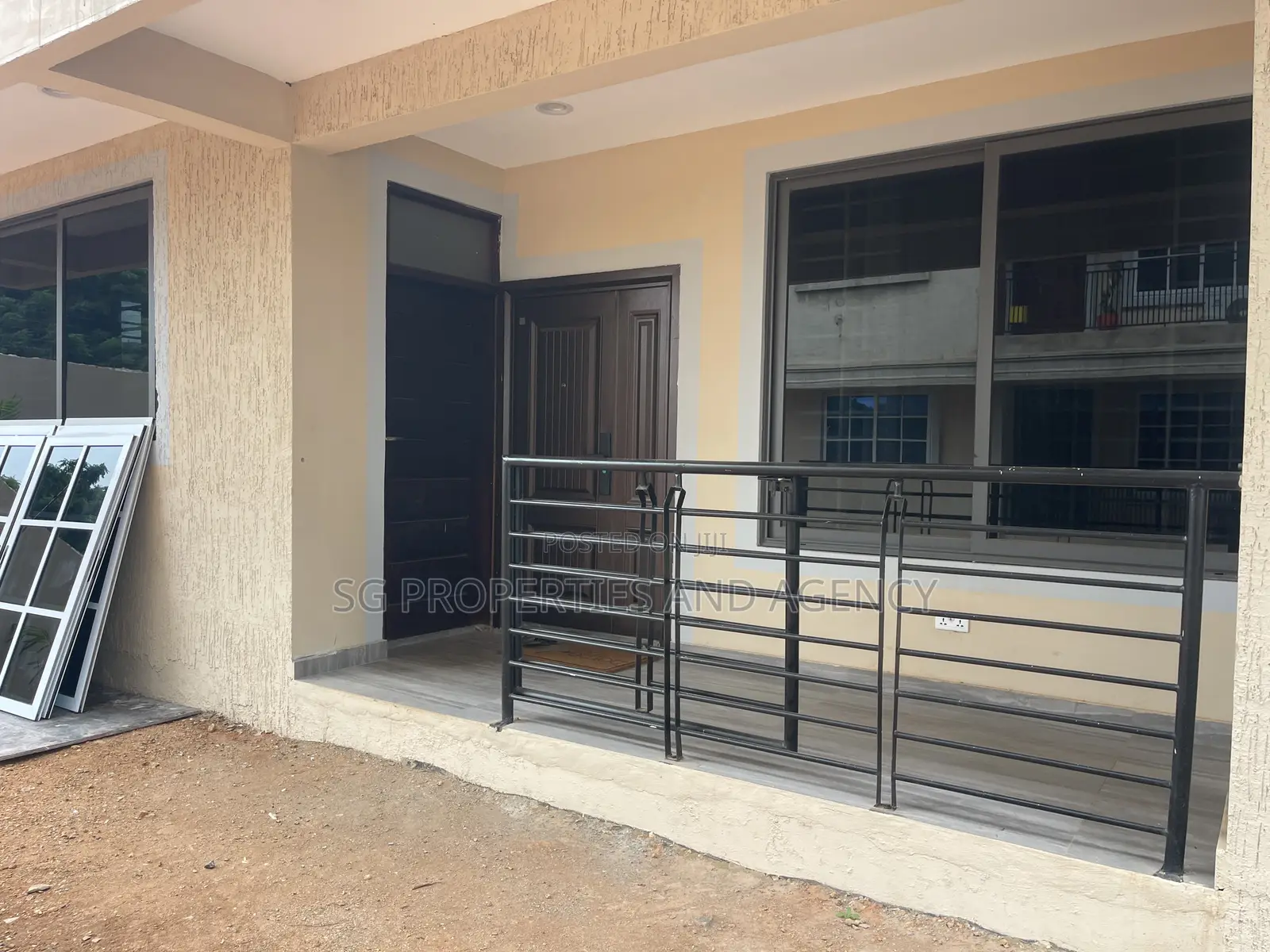 2bdrm Apartment in Borteyman, Baatsona Total for rent