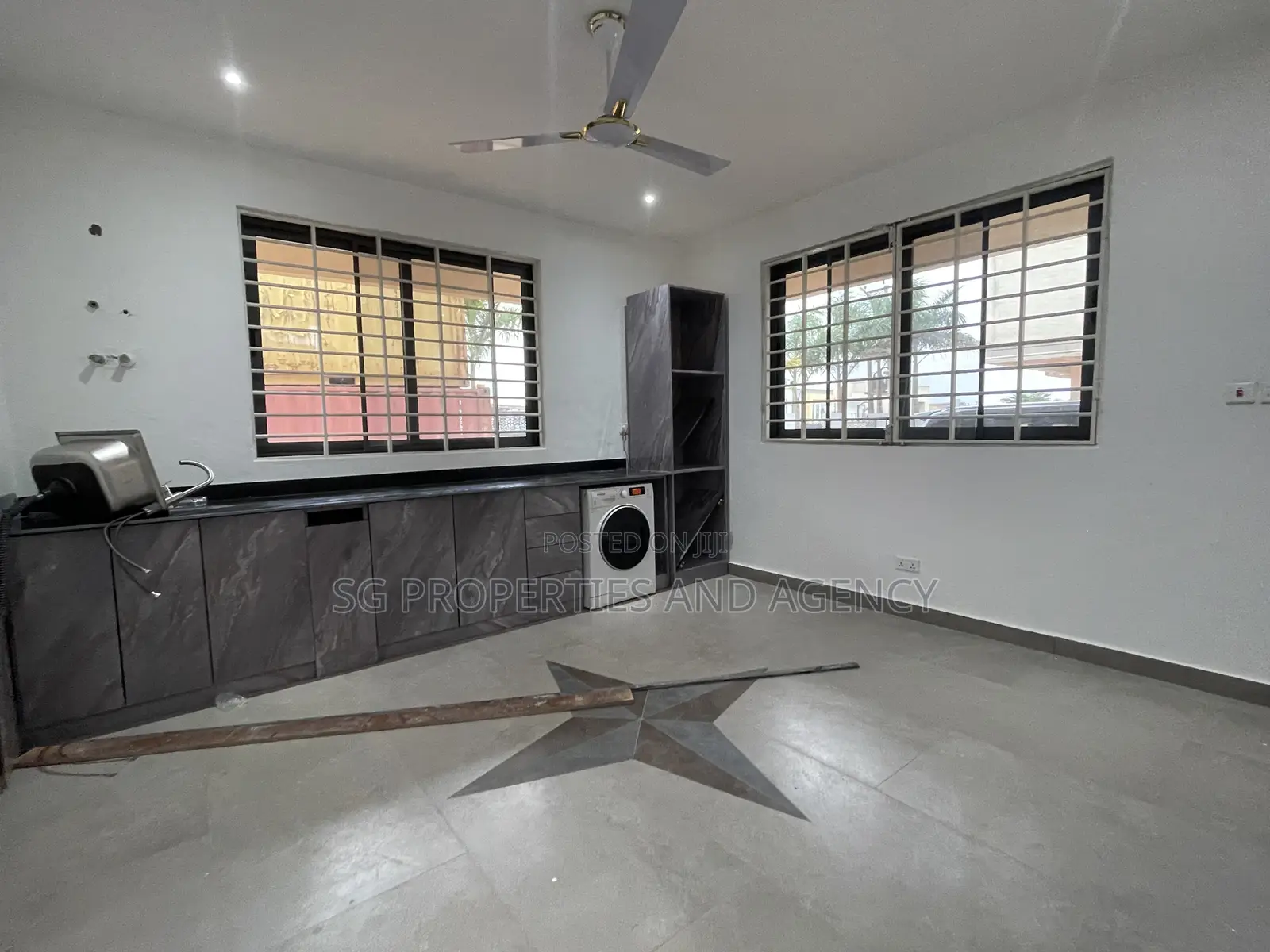 2bdrm Apartment in Borteyman, Baatsona Total for rent