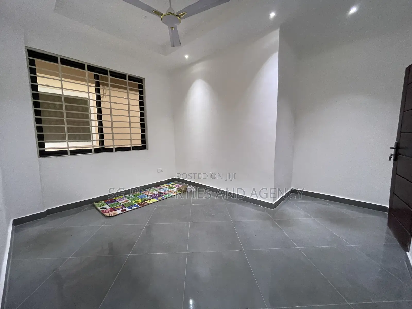 2bdrm Apartment in Borteyman, Baatsona Total for rent